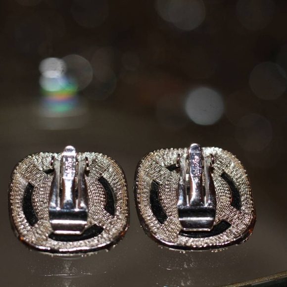 JUDY LEE Silver Clip On Earrings - Picture 3 of 3